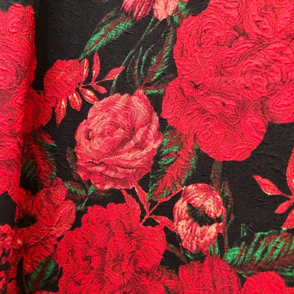 Beautiful dress - Picture 3 of 5